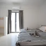 Holiday home Saint Barbara Luxury Dhragoulas